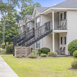 Exterior view at Lakeview Oaks Apartments in Savannah, GA