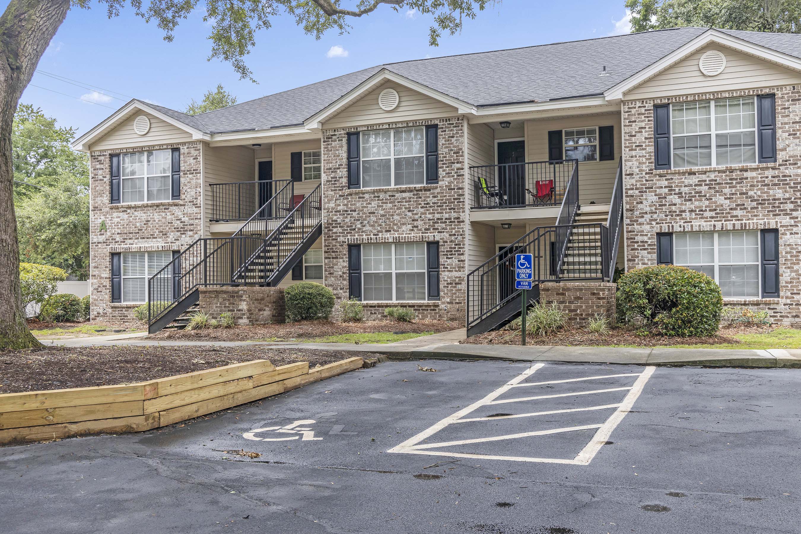 parking at Lakeview Oaks Apartments in Savannah, GA